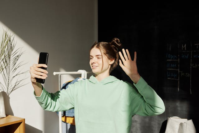 Ado ayant une addiction au téléphone