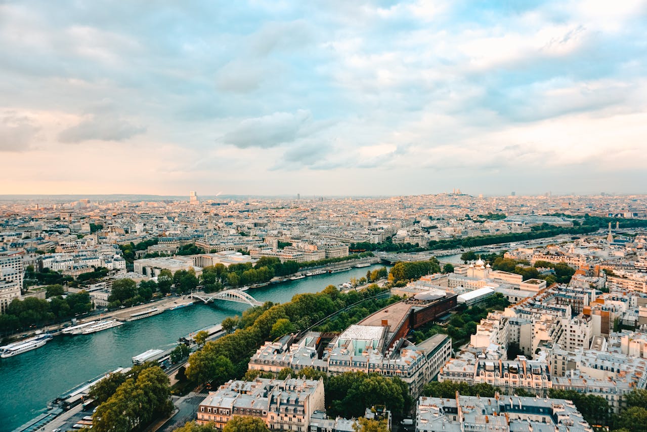 Vue de Paris depuis les airs.